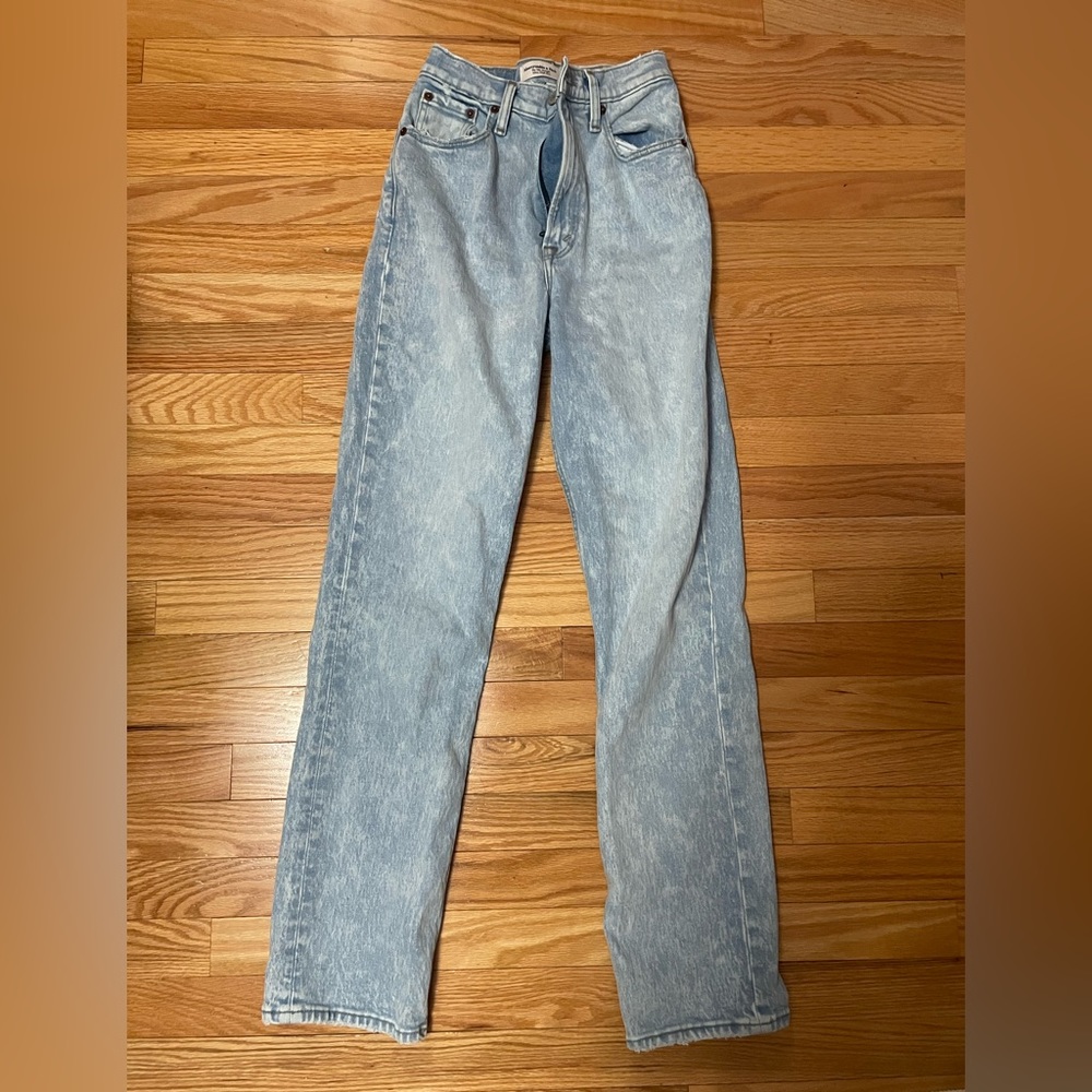 Abercrombie 90’s straight leg jean